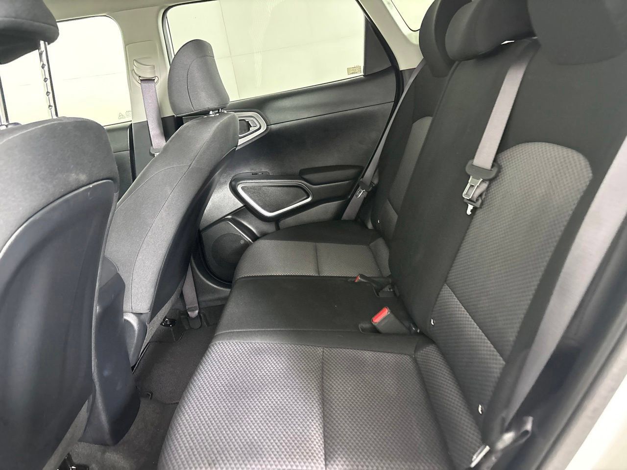 Used 2025 Kia Soul LX w/ LX Technology Package FWD image 22