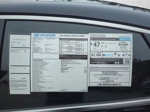 Certified 2025 Hyundai Sonata Limited FWD image 18