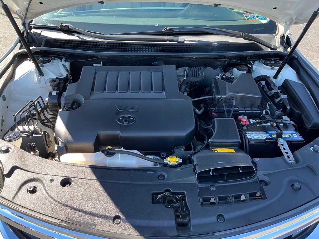 Used 2013 Toyota Avalon XLE Premium FWD image 36