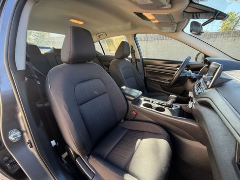 Used 2025 Nissan Altima 2.5 SV image 36