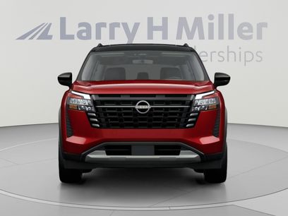 New 2026 Nissan Pathfinder Platinum w/ Cargo Package