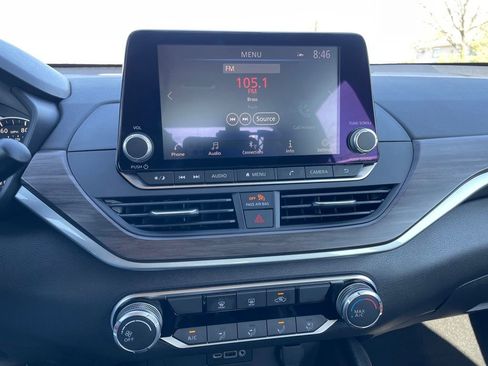 Used 2025 Nissan Altima 2.5 SV image 18