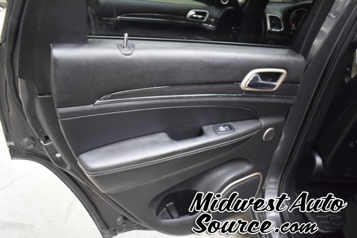 Used 2017 Jeep Grand Cherokee Overland w/ Jeep Active Safety Group AWD/4WD image 24