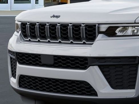 New 2026 Jeep Grand Cherokee Laredo image 11