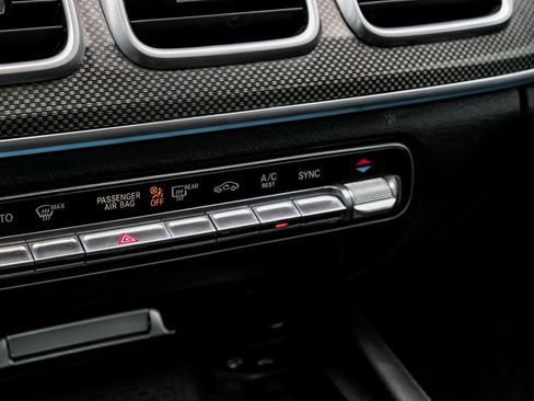 Used 2021 Mercedes-Benz GLS 580 4MATIC image 31