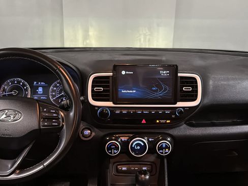 Used 2022 Hyundai Venue Limited w/ Cargo Package FWD image 24
