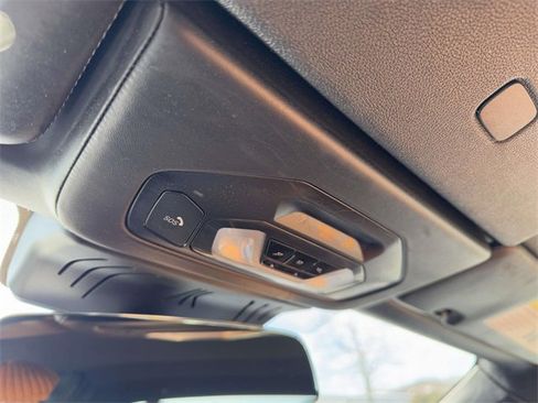 Used 2022 BMW M850i xDrive Convertible image 26