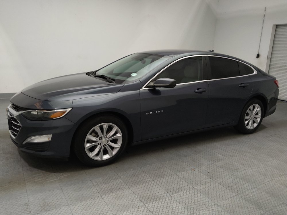 Used 2020 Chevrolet Malibu LT w/ Leather Package FWD image 2