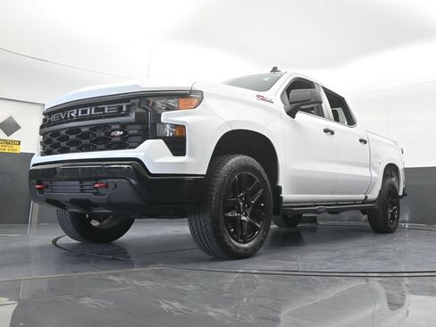 Used 2025 Chevrolet Silverado 1500 Custom Trail Boss AWD/4WD image 60