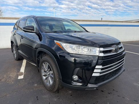 Used 2017 Toyota Highlander XLE image 7