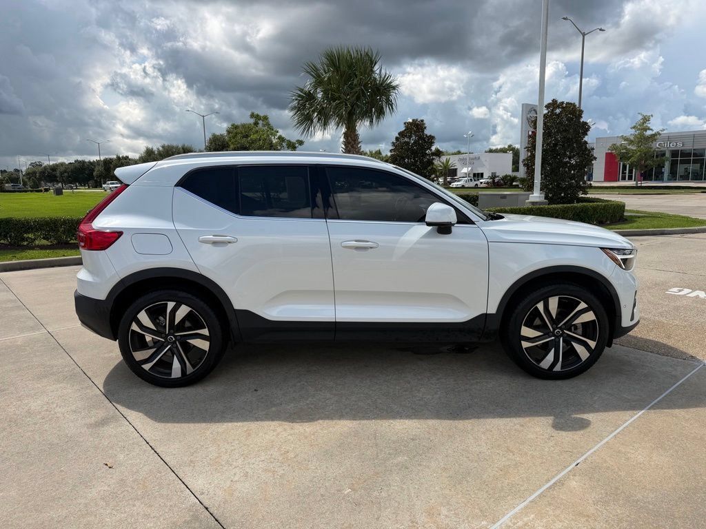 Used 2023 Volvo XC40 B5 Ultimate w/ Climate Package AWD/4WD image 6