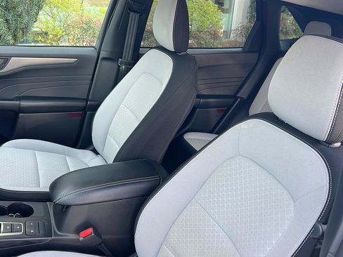 Certified 2024 Ford Escape Active image 29