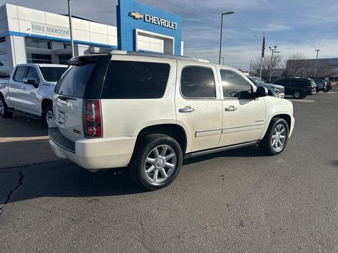 Used 2011 GMC Yukon Denali image 37