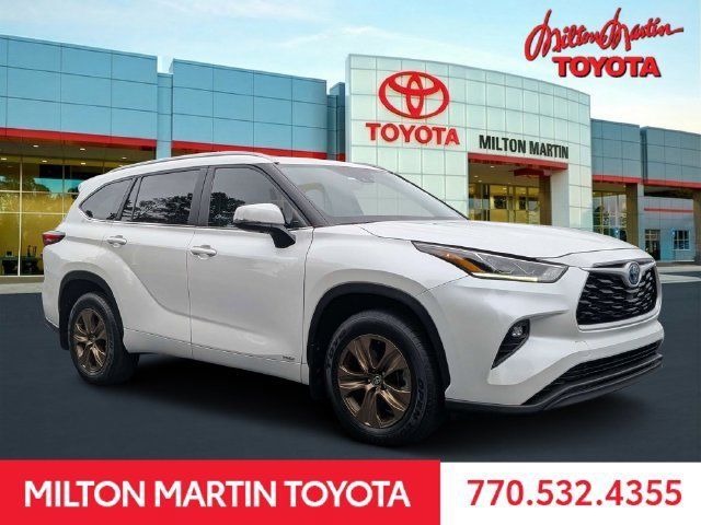 Used 2023 Toyota Highlander Bronze Edition AWD/4WD image 1