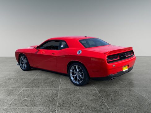 Used 2022 Dodge Challenger GT RWD image 3