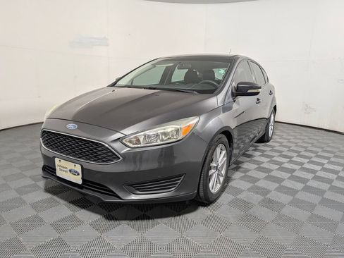 Used 2016 Ford Focus SE FWD image 4