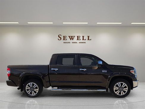 Used 2018 Toyota Tundra SR5 image 5
