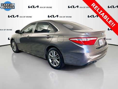 Used 2017 Toyota Camry SE image 5