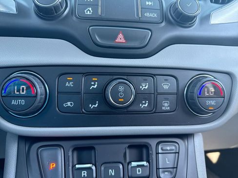 Used 2019 GMC Terrain SLT w/ Preferred Package FWD image 19