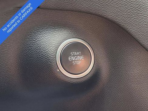 Used 2022 Volvo XC40 T5 Momentum AWD/4WD image 25