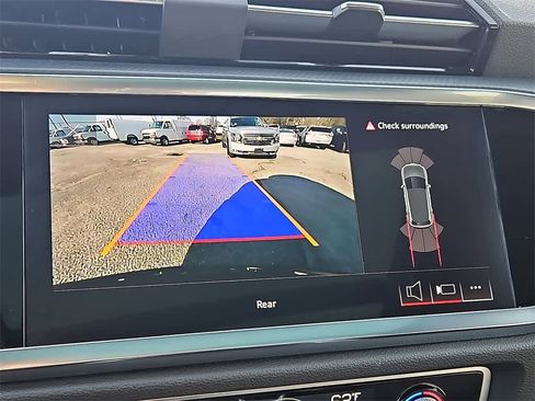 Used 2024 Audi Q3 2.0T Premium image 17