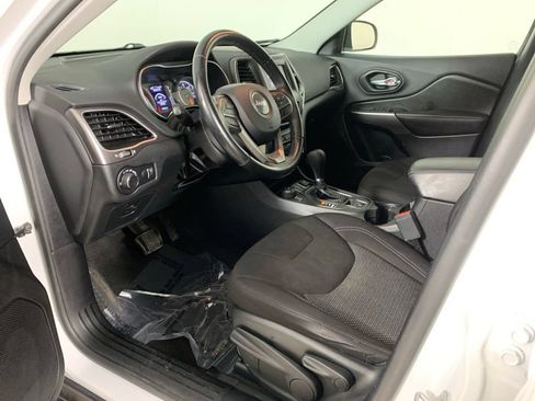 Used 2020 Jeep Cherokee Latitude w/ Cold Weather Group AWD/4WD image 28
