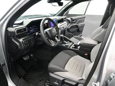 Used 2025 Toyota Tacoma TRD Sport RWD image 6