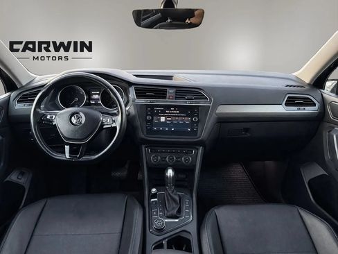 Used 2018 Volkswagen Tiguan SEL AWD/4WD image 19