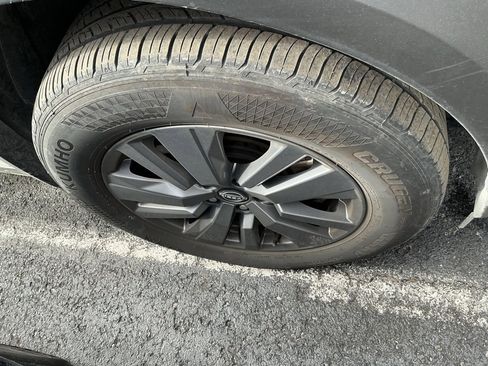 Used 2025 Nissan Pathfinder SV image 11