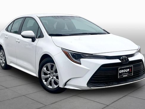 Used 2024 Toyota Corolla LE FWD image 3