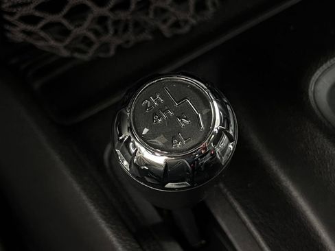 Used 2015 Jeep Wrangler Sahara AWD/4WD image 22