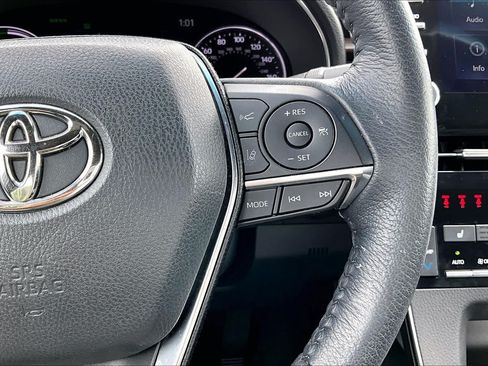 Used 2021 Toyota Avalon XLE w/ Moonroof Package FWD image 25