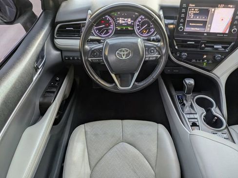 Used 2021 Toyota Camry XLE image 12
