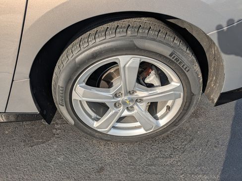 Used 2017 Chevrolet Volt LT w/ Comfort Package image 28