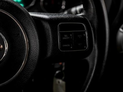 Used 2018 Jeep Wrangler Unlimited Sahara w/ Connectivity Group image 14