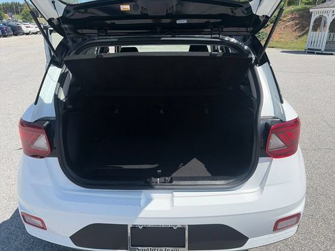 Used 2025 Hyundai Venue Limited FWD image 23