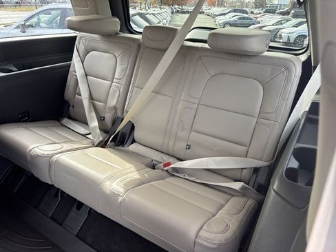 Used 2022 Lincoln Navigator Reserve image 18