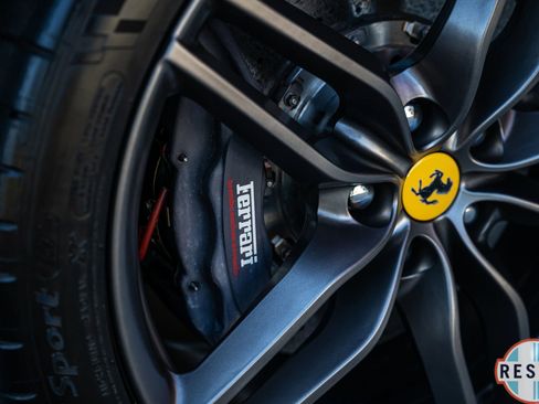 Used 2012 Ferrari FF image 28