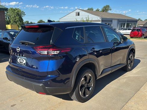 Used 2025 Nissan Rogue SV AWD/4WD image 31