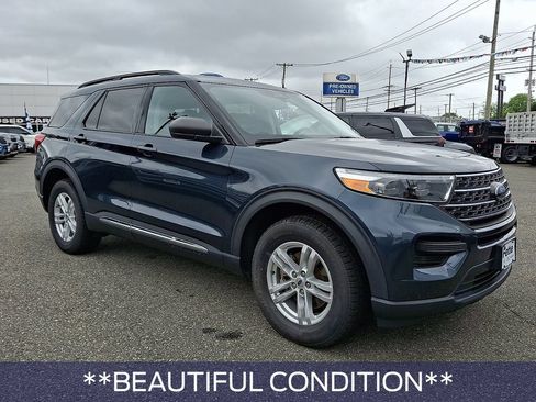 Certified 2023 Ford Explorer XLT AWD/4WD image 3