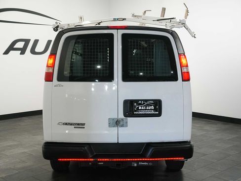 Used 2015 Chevrolet Express 2500 RWD image 5