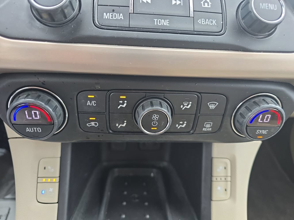 Used 2018 GMC Acadia Denali w/ Technology Package FWD image 34