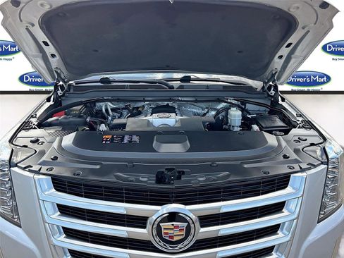 Used 2015 Cadillac Escalade ESV Luxury RWD image 32