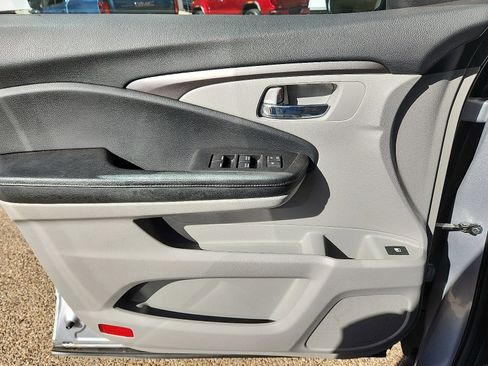 Used 2018 Honda Pilot EX image 14