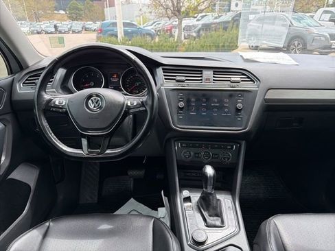 Used 2018 Volkswagen Tiguan SE w/ Panoramic Sunroof Package AWD/4WD image 17