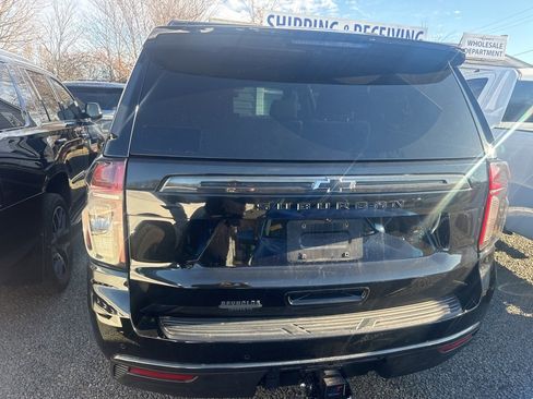 Used 2022 Chevrolet Suburban RST w/ Luxury Package image 5