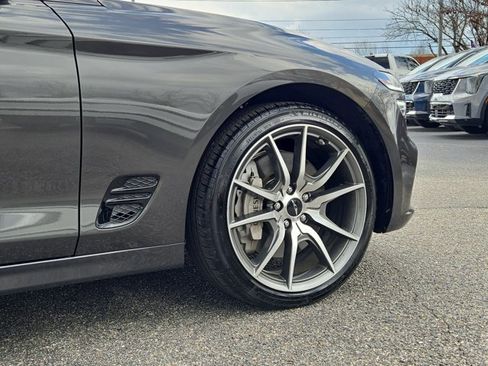Used 2025 Genesis G70 2.5T image 11