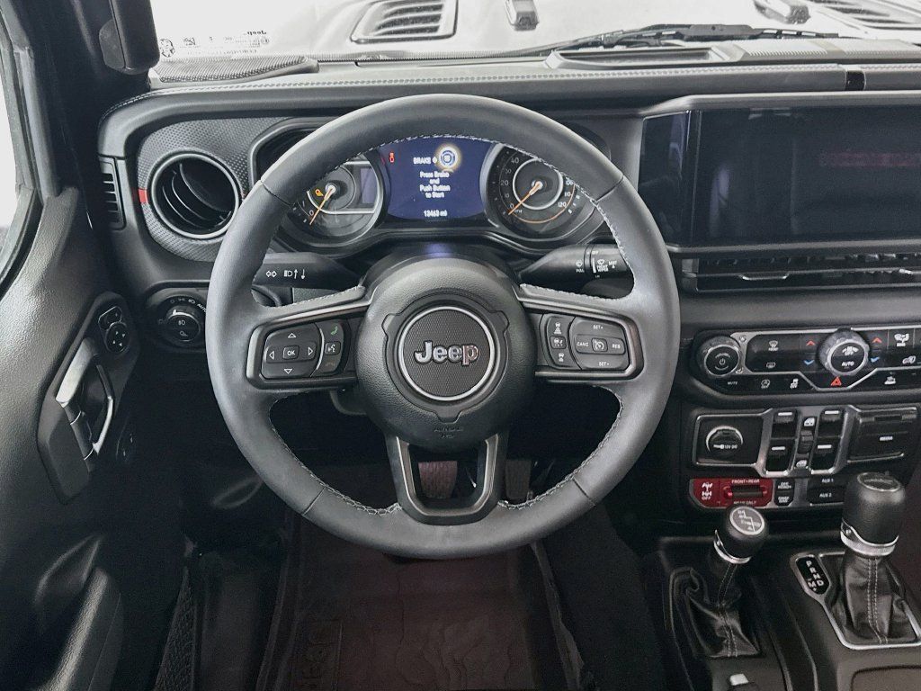 Used 2025 Jeep Gladiator Rubicon AWD/4WD image 18