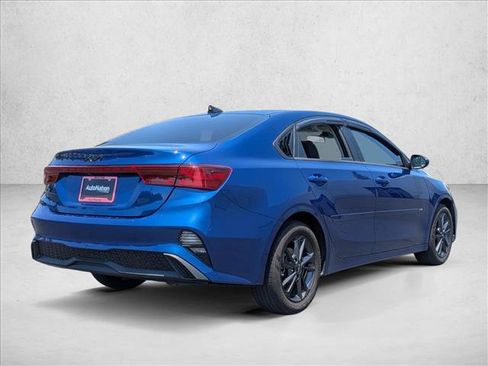 Used 2023 Kia Forte LXS FWD image 5