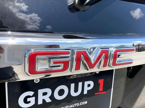 Used 2023 GMC Acadia Denali w/ Black Diamond Edition FWD image 31